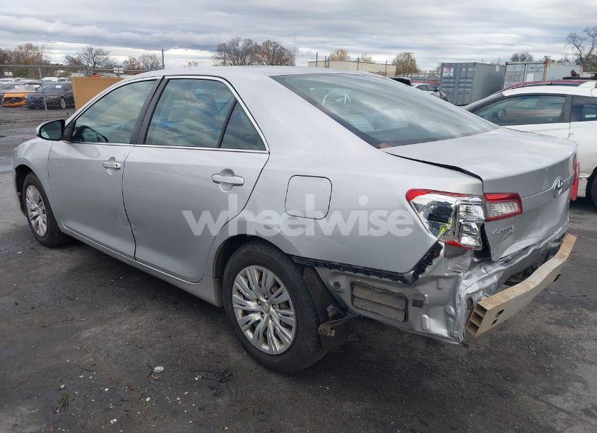 Photo 3 of 2014 Toyota Camry L (VIN 4T4BF1FK5ER355639)