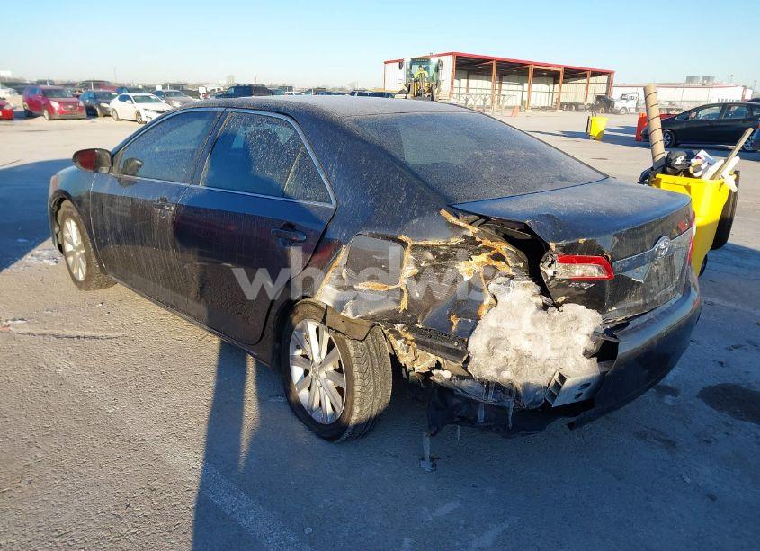 Photo 3 of 2014 Toyota Camry XLE (VIN 4T4BF1FK5ER357326)