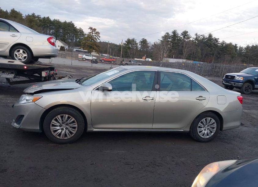 Photo 14 of 2014 Toyota Camry LE (VIN 4T4BF1FK5ER359951)