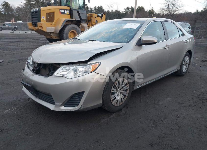 Photo 2 of 2014 Toyota Camry LE (VIN 4T4BF1FK5ER359951)