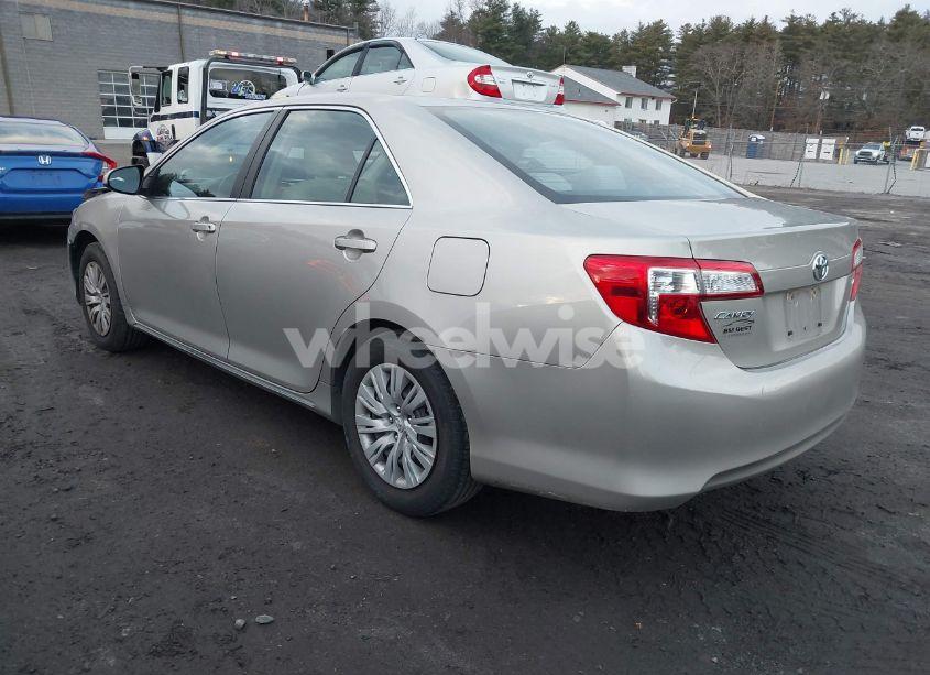 Photo 3 of 2014 Toyota Camry LE (VIN 4T4BF1FK5ER359951)