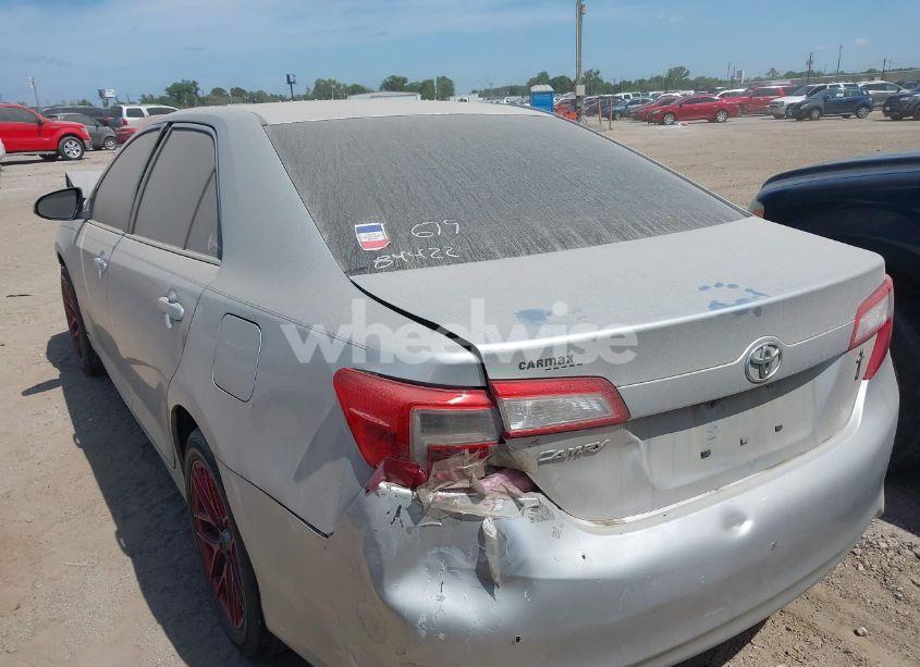 Photo 3 of 2014 Toyota Camry L (VIN 4T4BF1FK5ER391296)