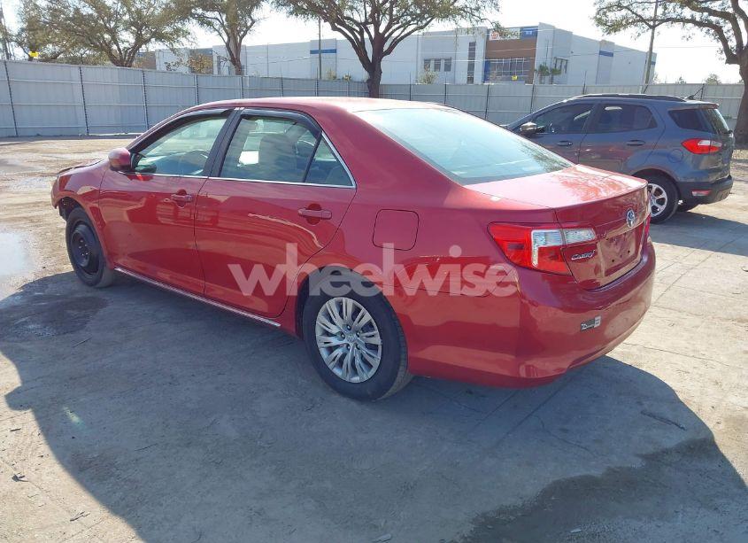 Photo 3 of 2014 Toyota Camry LE (VIN 4T4BF1FK5ER396286)