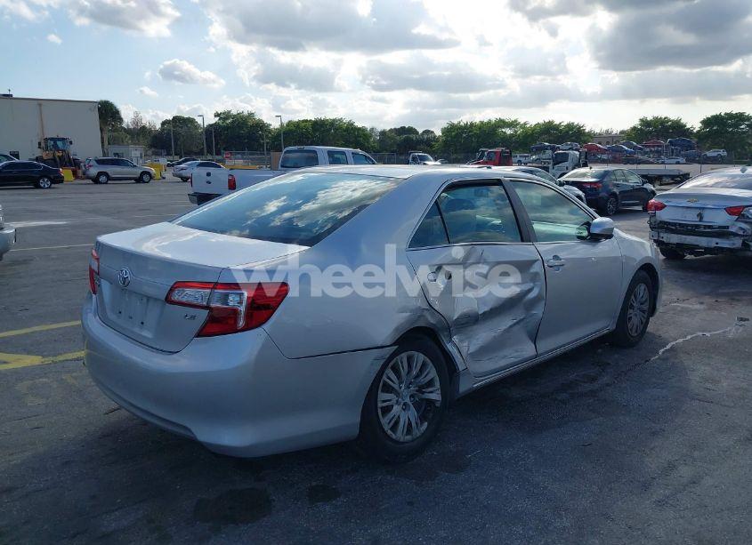Photo 4 of 2014 Toyota Camry LE (VIN 4T4BF1FK5ER408579)
