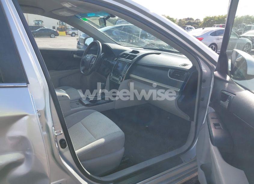 Photo 5 of 2014 Toyota Camry LE (VIN 4T4BF1FK5ER408579)