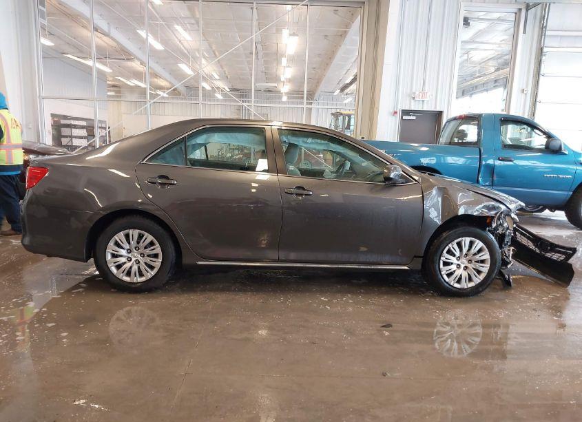 Photo 13 of 2014 Toyota Camry LE (VIN 4T4BF1FK5ER412146)