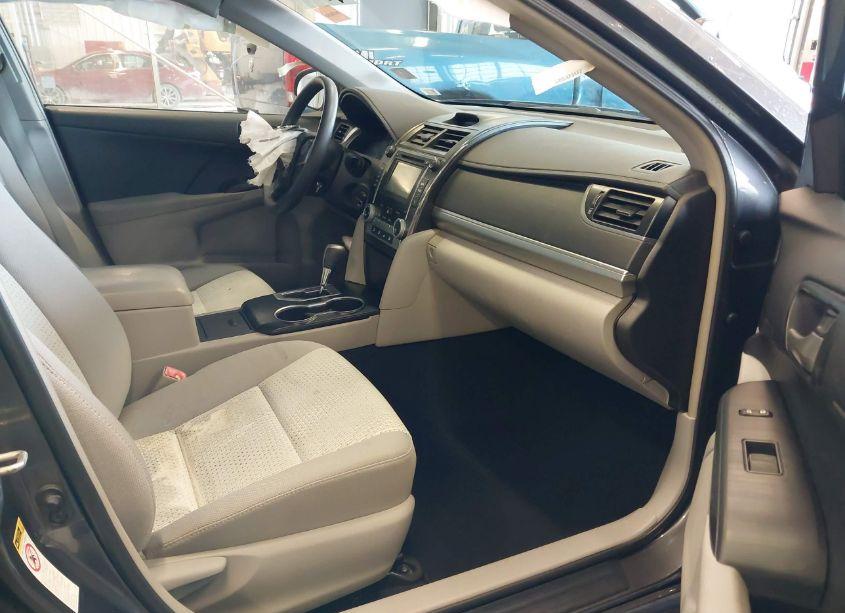 Photo 5 of 2014 Toyota Camry LE (VIN 4T4BF1FK5ER412146)