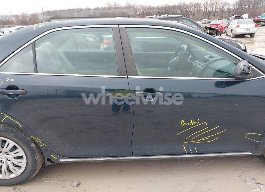 Photo 13 of 2014 Toyota Camry LE (VIN 4T4BF1FK5ER414415)