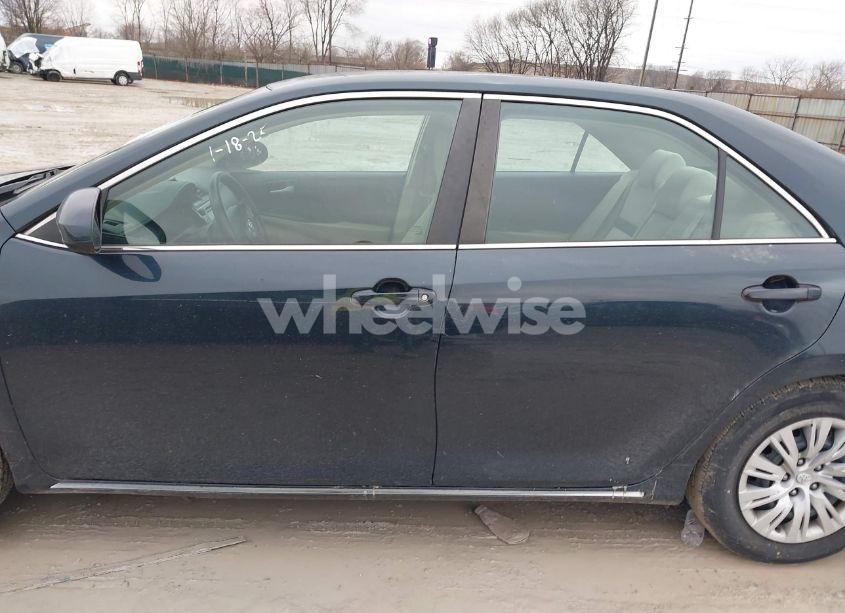 Photo 14 of 2014 Toyota Camry LE (VIN 4T4BF1FK5ER414415)