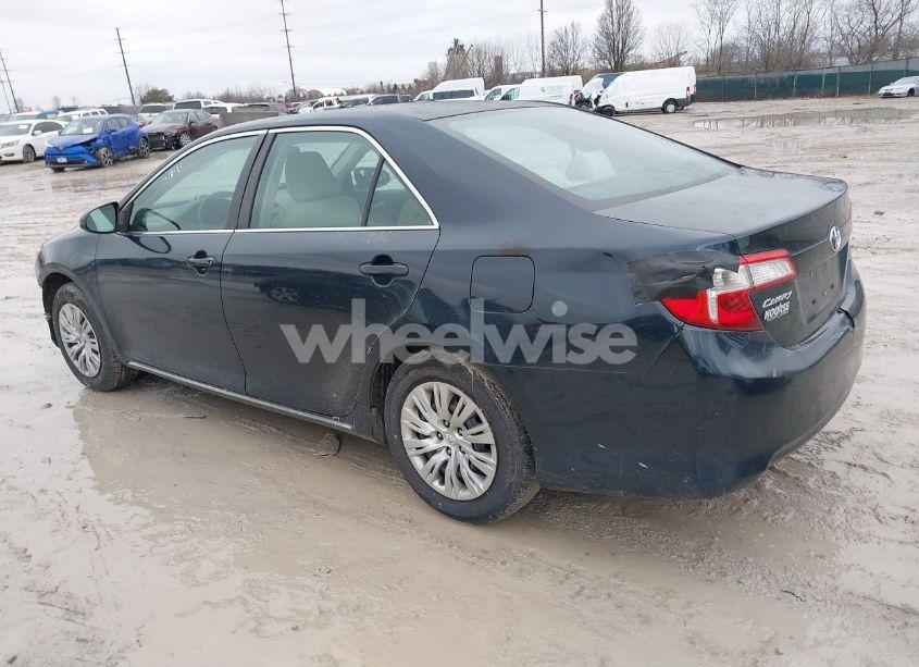 Photo 3 of 2014 Toyota Camry LE (VIN 4T4BF1FK5ER414415)