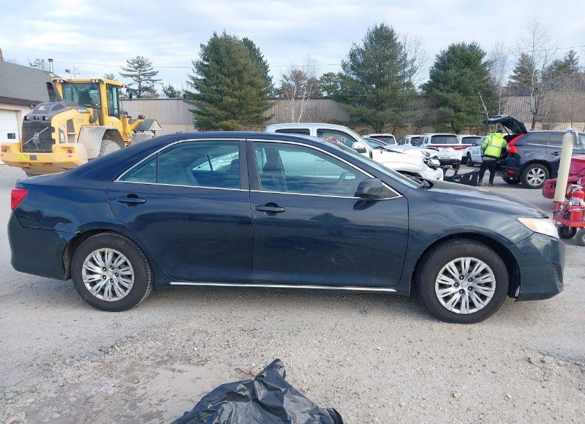 Photo 13 of 2014 Toyota Camry LE (VIN 4T4BF1FK5ER431912)