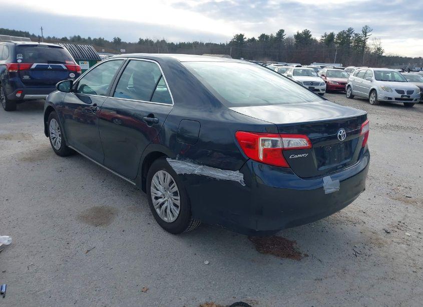 Photo 3 of 2014 Toyota Camry LE (VIN 4T4BF1FK5ER431912)