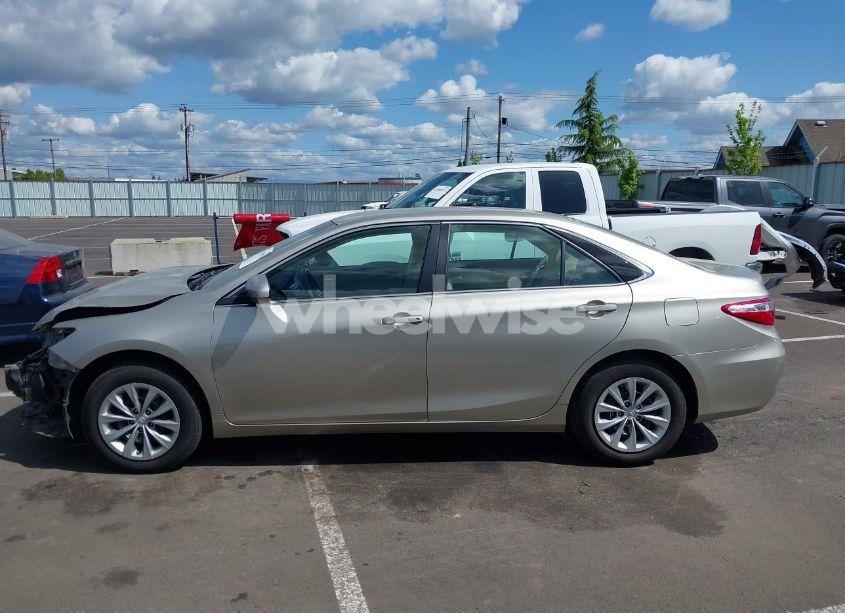 Photo 15 of 2015 Toyota Camry LE (VIN 4T4BF1FK5FR460828)