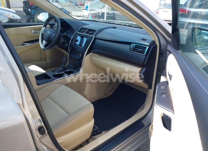 Photo 5 of 2015 Toyota Camry LE (VIN 4T4BF1FK5FR460828)