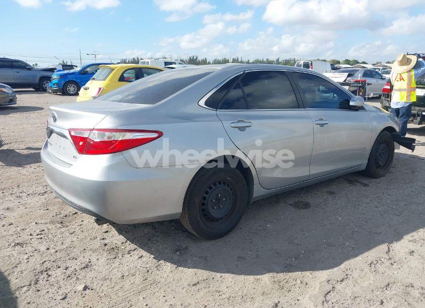 Photo 4 of 2015 Toyota Camry LE (VIN 4T4BF1FK5FR466130)