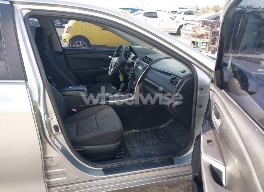 Photo 5 of 2015 Toyota Camry LE (VIN 4T4BF1FK5FR466130)