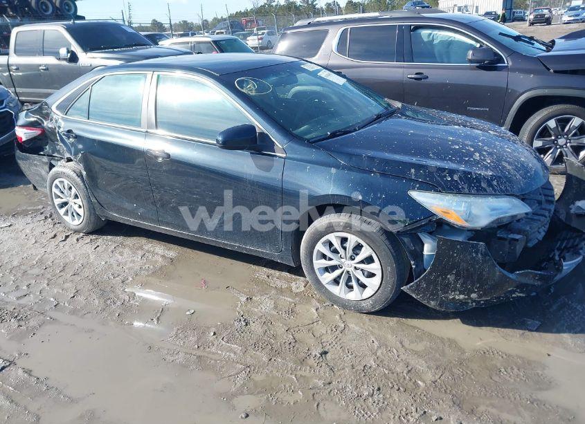 2015 Toyota Camry LE (VIN 4T4BF1FK5FR466578) main photo