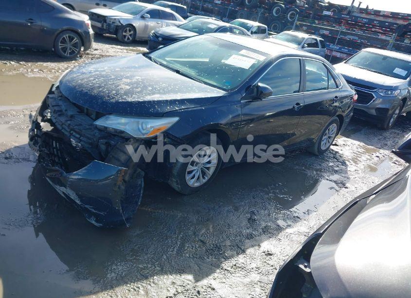 Photo 2 of 2015 Toyota Camry LE (VIN 4T4BF1FK5FR466578)