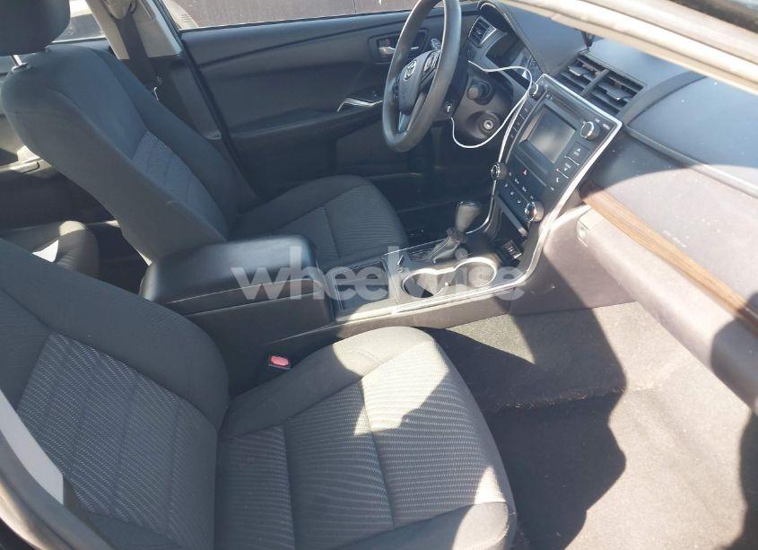 Photo 5 of 2015 Toyota Camry LE (VIN 4T4BF1FK5FR466578)