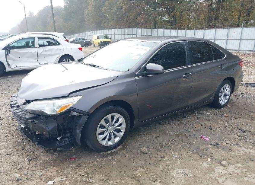 Photo 2 of 2015 Toyota Camry LE (VIN 4T4BF1FK5FR474017)