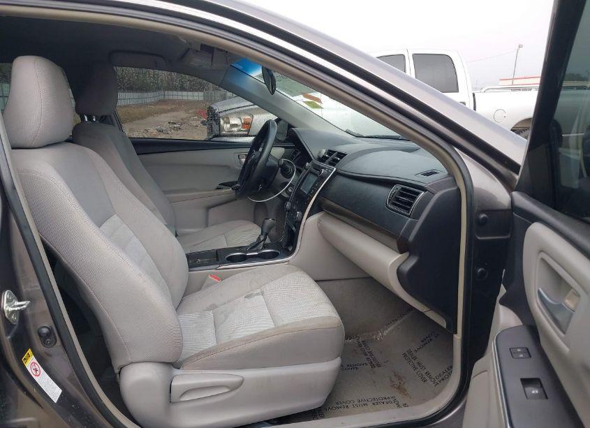 Photo 5 of 2015 Toyota Camry LE (VIN 4T4BF1FK5FR474017)