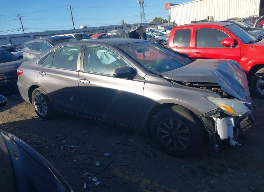 Photo 13 of 2015 Toyota Camry LE (VIN 4T4BF1FK5FR480030)