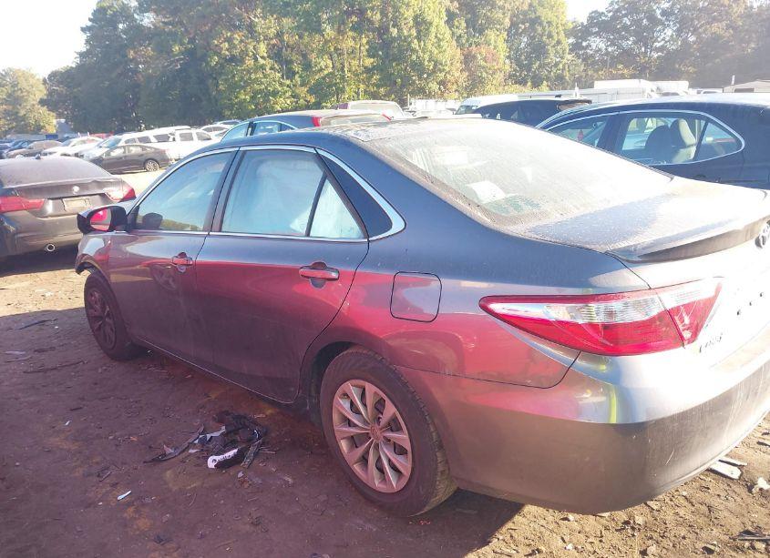 Photo 14 of 2015 Toyota Camry LE (VIN 4T4BF1FK5FR480030)