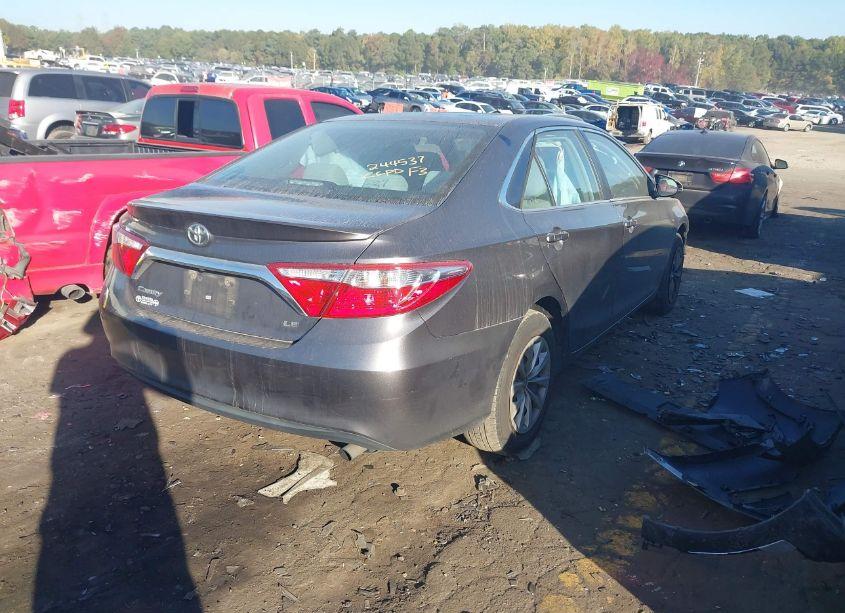 Photo 4 of 2015 Toyota Camry LE (VIN 4T4BF1FK5FR480030)