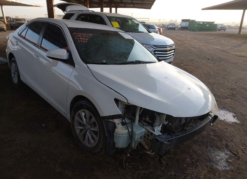 Photo 14 of 2015 Toyota Camry LE (VIN 4T4BF1FK5FR482327)