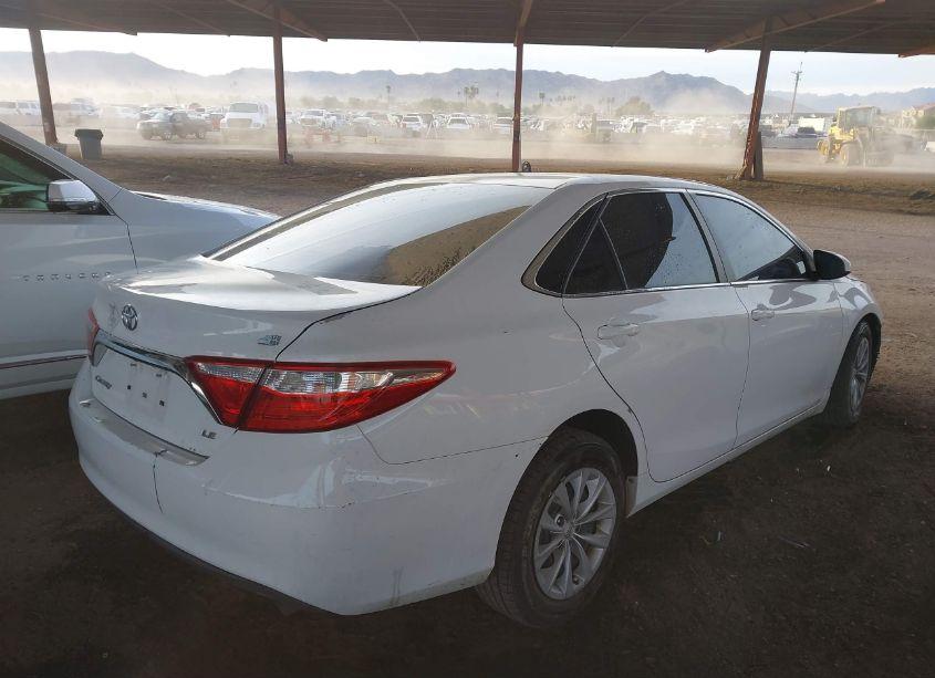 Photo 4 of 2015 Toyota Camry LE (VIN 4T4BF1FK5FR482327)