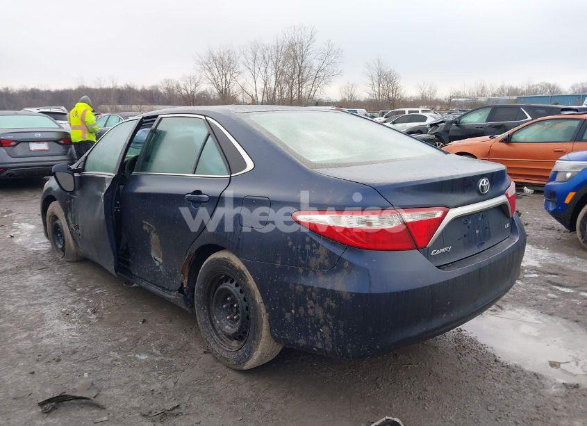 Photo 3 of 2015 Toyota Camry LE (VIN 4T4BF1FK5FR491139)