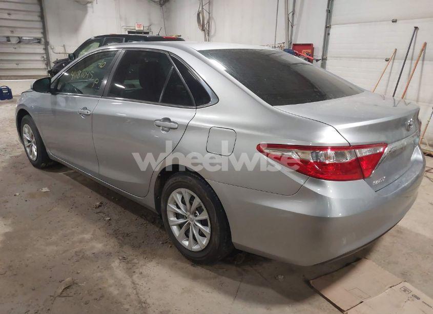 Photo 3 of 2015 Toyota Camry LE (VIN 4T4BF1FK5FR498933)