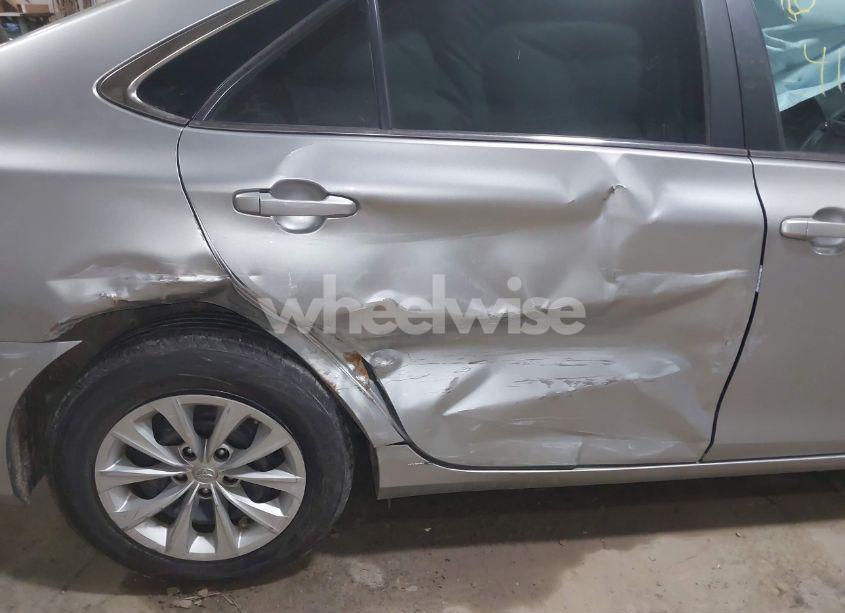 Photo 6 of 2015 Toyota Camry LE (VIN 4T4BF1FK5FR498933)