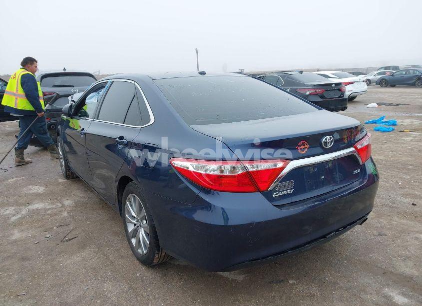 Photo 3 of 2015 Toyota Camry XLE (VIN 4T4BF1FK5FR504925)