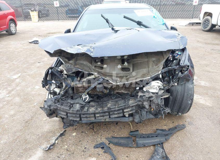 Photo 6 of 2015 Toyota Camry XLE (VIN 4T4BF1FK5FR504925)