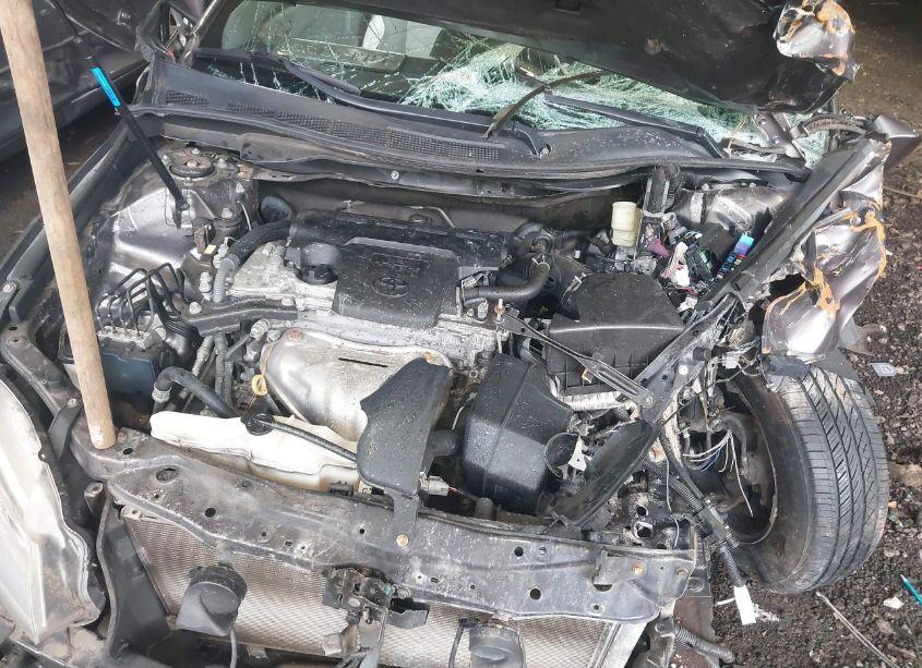 Photo 10 of 2015 Toyota Camry LE (VIN 4T4BF1FK5FR515696)