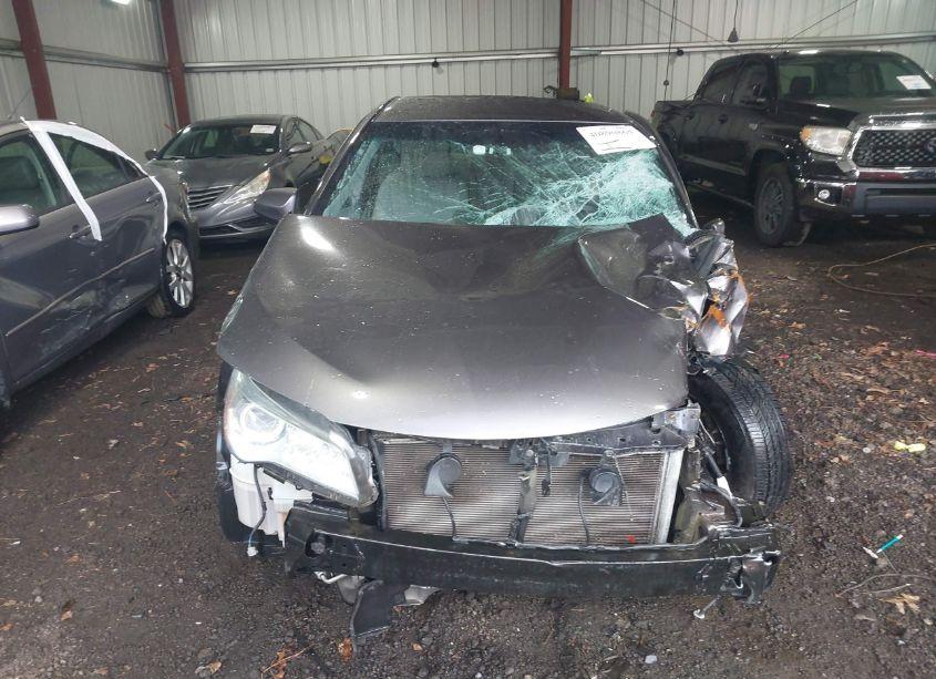 Photo 13 of 2015 Toyota Camry LE (VIN 4T4BF1FK5FR515696)