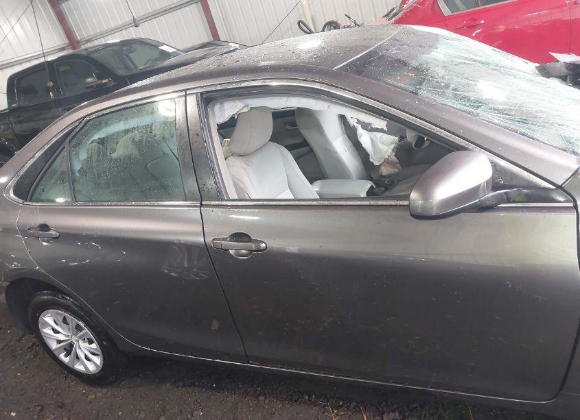 Photo 14 of 2015 Toyota Camry LE (VIN 4T4BF1FK5FR515696)