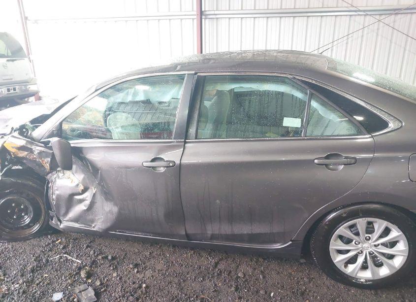 Photo 15 of 2015 Toyota Camry LE (VIN 4T4BF1FK5FR515696)