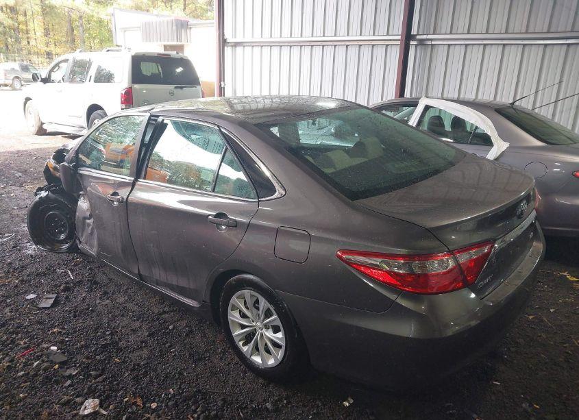 Photo 3 of 2015 Toyota Camry LE (VIN 4T4BF1FK5FR515696)