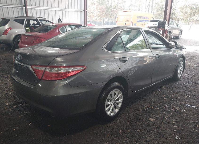 Photo 4 of 2015 Toyota Camry LE (VIN 4T4BF1FK5FR515696)