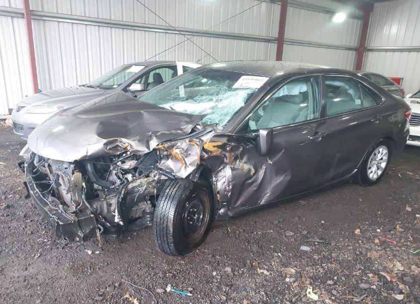 Photo 6 of 2015 Toyota Camry LE (VIN 4T4BF1FK5FR515696)