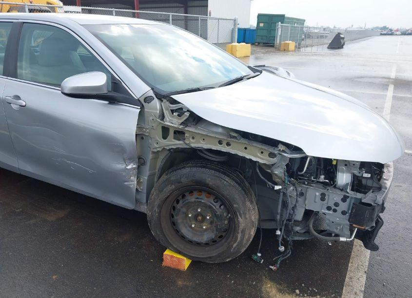 Photo 18 of 2016 Toyota Camry LE (VIN 4T4BF1FK5GR517272)