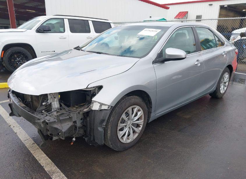 Photo 2 of 2016 Toyota Camry LE (VIN 4T4BF1FK5GR517272)