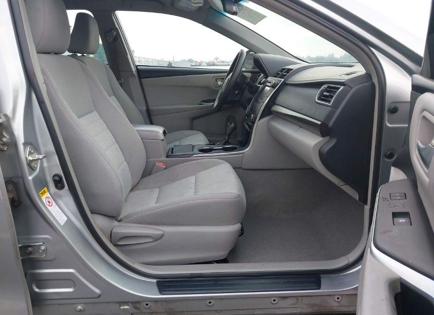 Photo 5 of 2016 Toyota Camry LE (VIN 4T4BF1FK5GR517272)