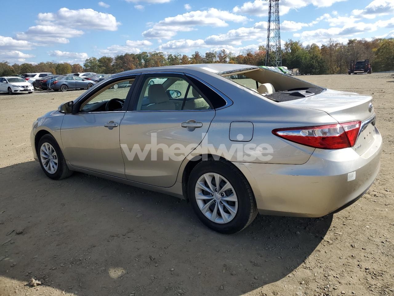 Photo 2 of 2016 TOYOTA CAMRY LE (VIN 4T4BF1FK5GR522410)