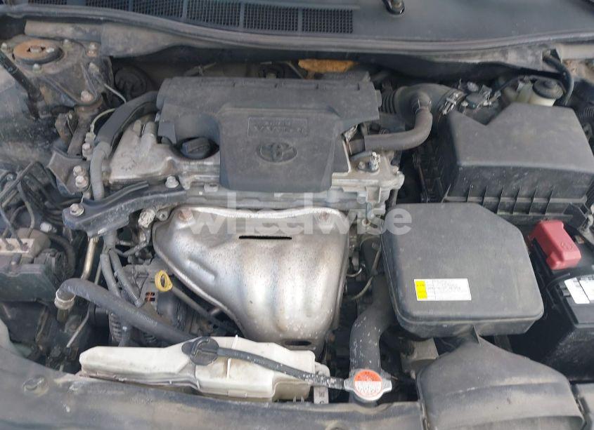 Photo 10 of 2016 Toyota Camry XLE (VIN 4T4BF1FK5GR533598)