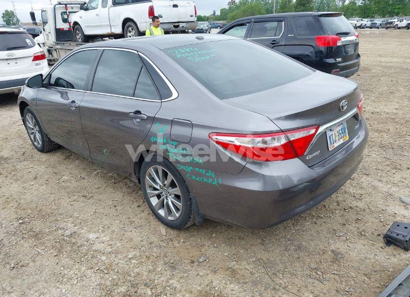 Photo 3 of 2016 Toyota Camry XLE (VIN 4T4BF1FK5GR540843)