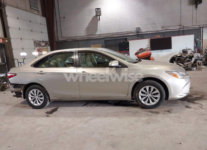Photo 14 of 2016 Toyota Camry LE (VIN 4T4BF1FK5GR542592)