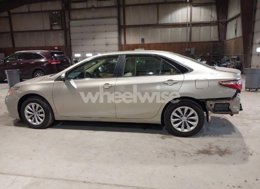 Photo 15 of 2016 Toyota Camry LE (VIN 4T4BF1FK5GR542592)